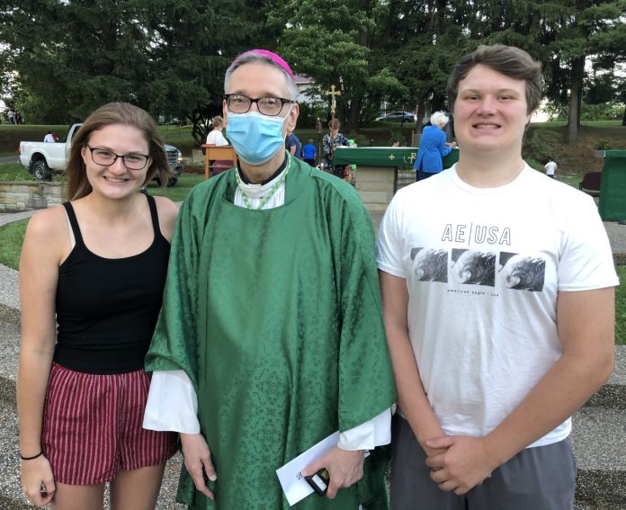 Outdoor Mass 696×567